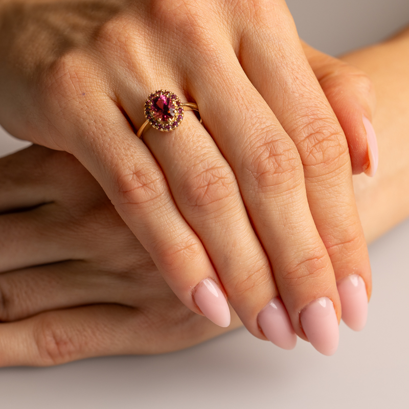 Złoty pierścionek z Rubinem i Szafirami - obrazek 2