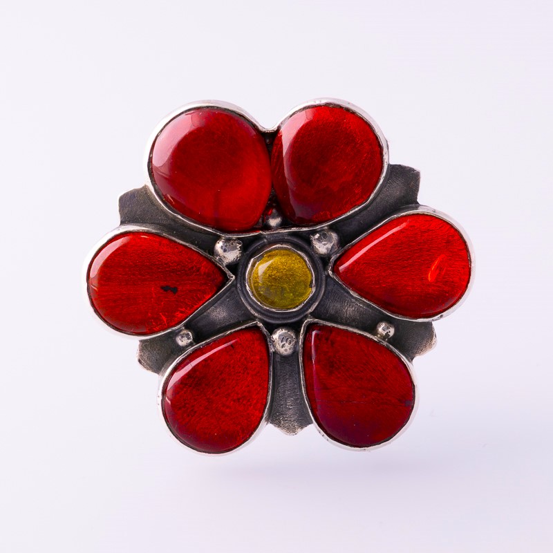 Pierścionek Akai hana